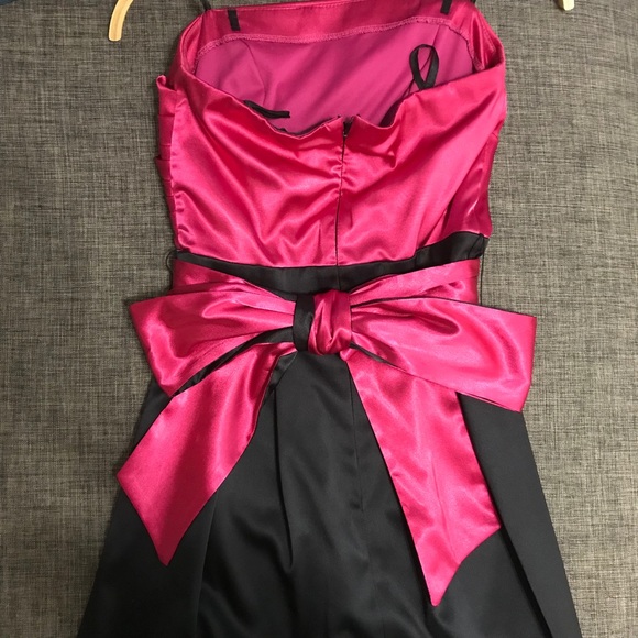 Le Chateau Tube Dress - Picture 7 of 7